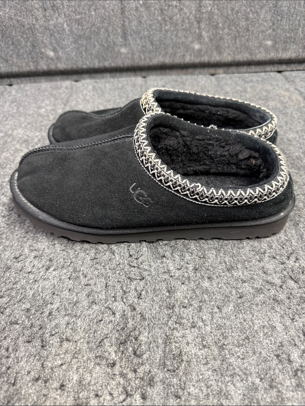 UGG Black Suede Men’s Slip-On Moccasin - Picture 5 of 9
